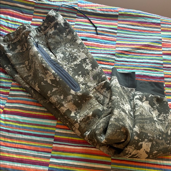 Nike tech fleece Black and Gray Camouflage Joggers size small slim fit nwt - Picture 16 of 16